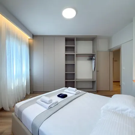 Luxury Downtown F2